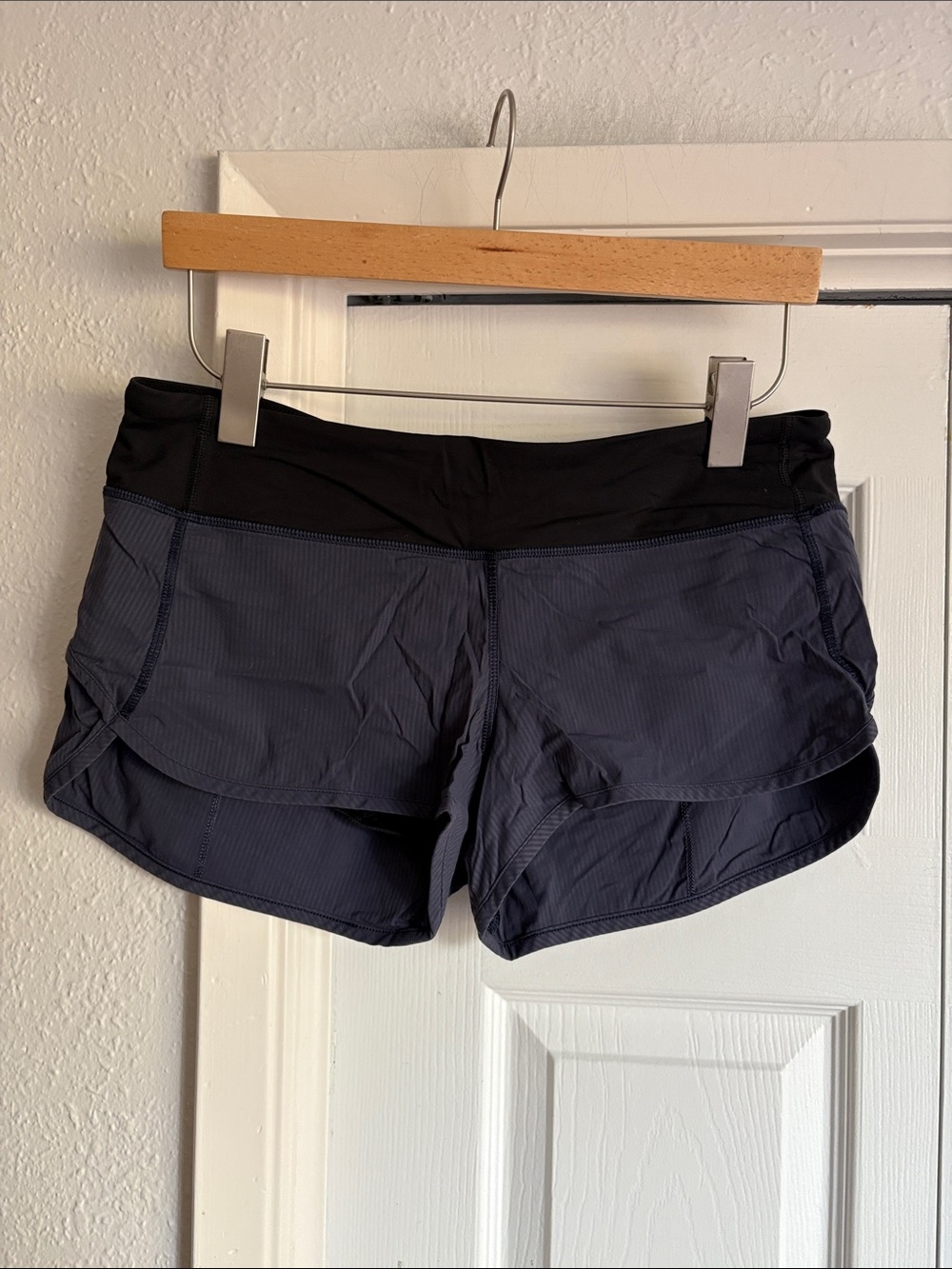 Lululemon size 8 pinstripe short athletic running volleyball shorts